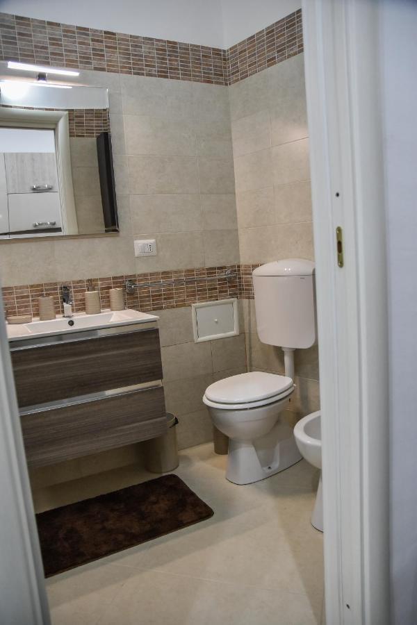 Casa Dell Arco Apartment Bari Bagian luar foto