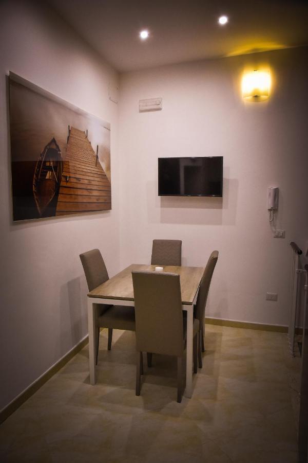 Casa Dell Arco Apartment Bari Bagian luar foto