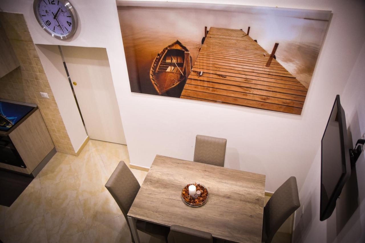Casa Dell Arco Apartment Bari Bagian luar foto