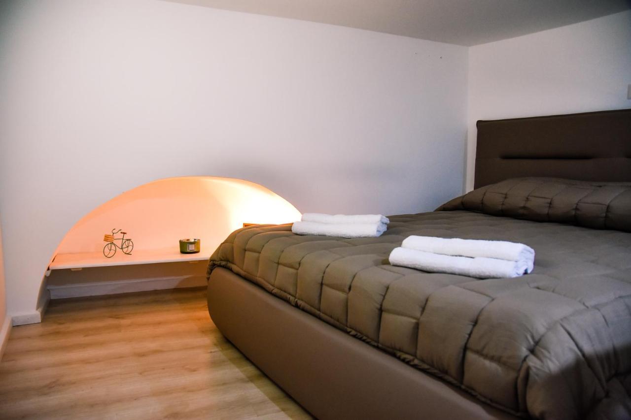 Casa Dell Arco Apartment Bari Bagian luar foto